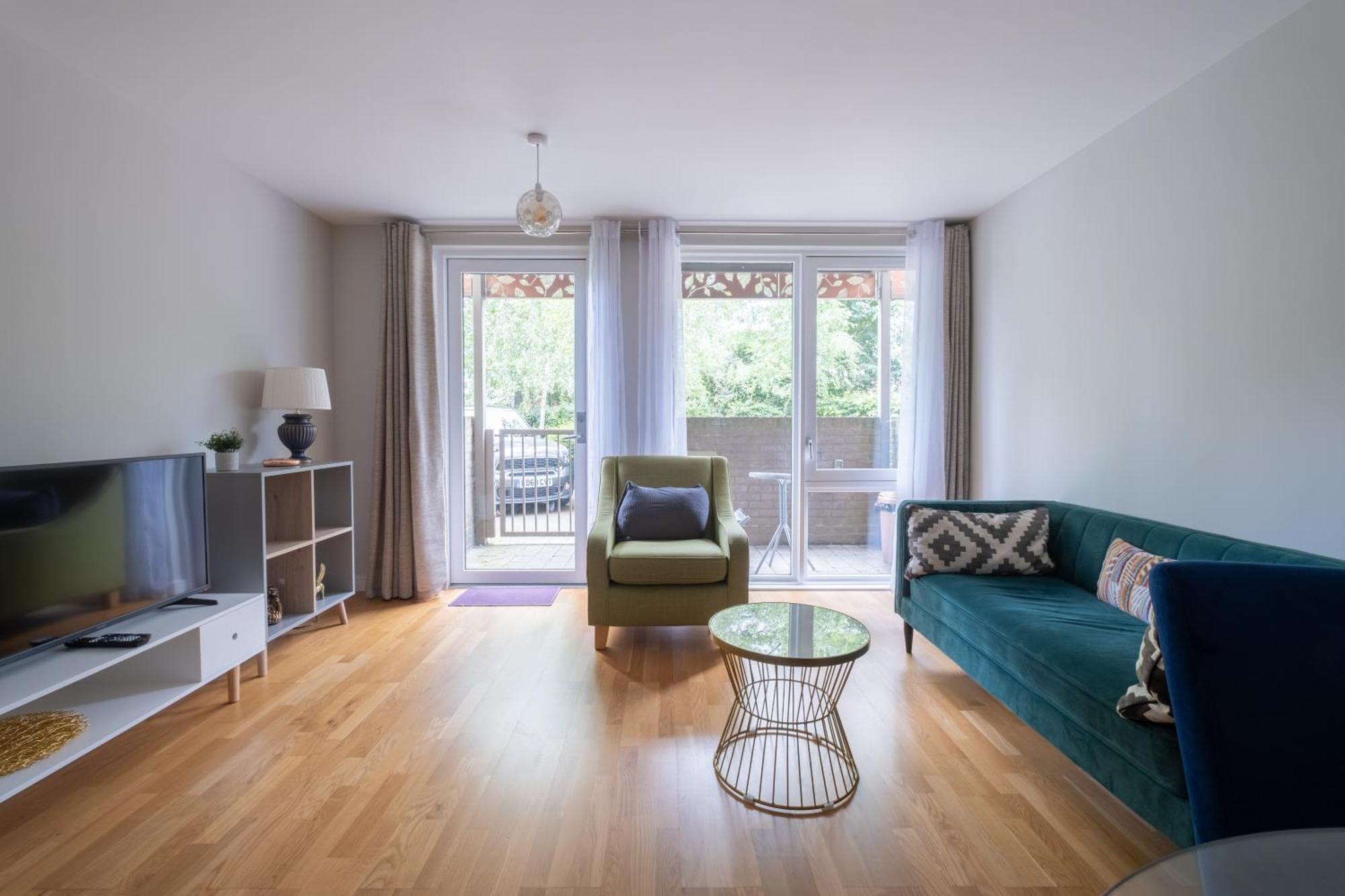 Brand New Flat With Car Park Apartament Londra